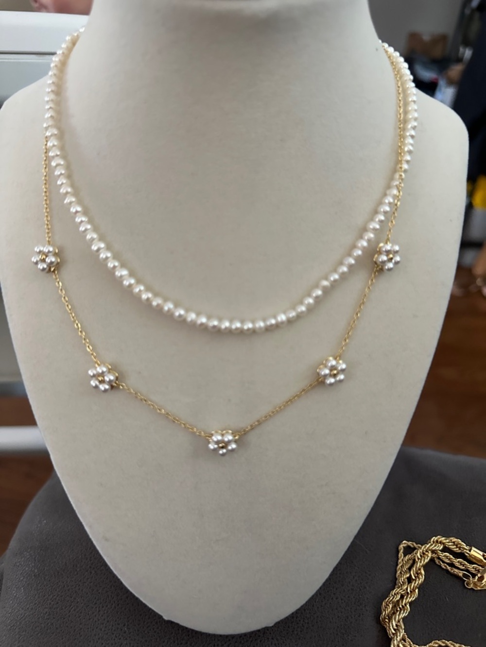 Delicate White Pearl & Gold Heart Layered Necklace Set - Picture 3 of 3